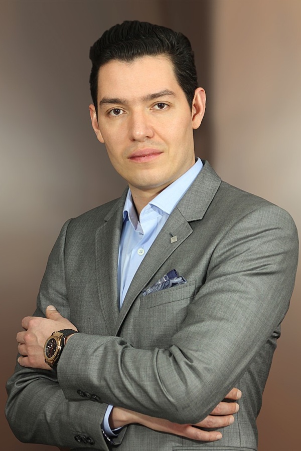 Julio Velez, MD